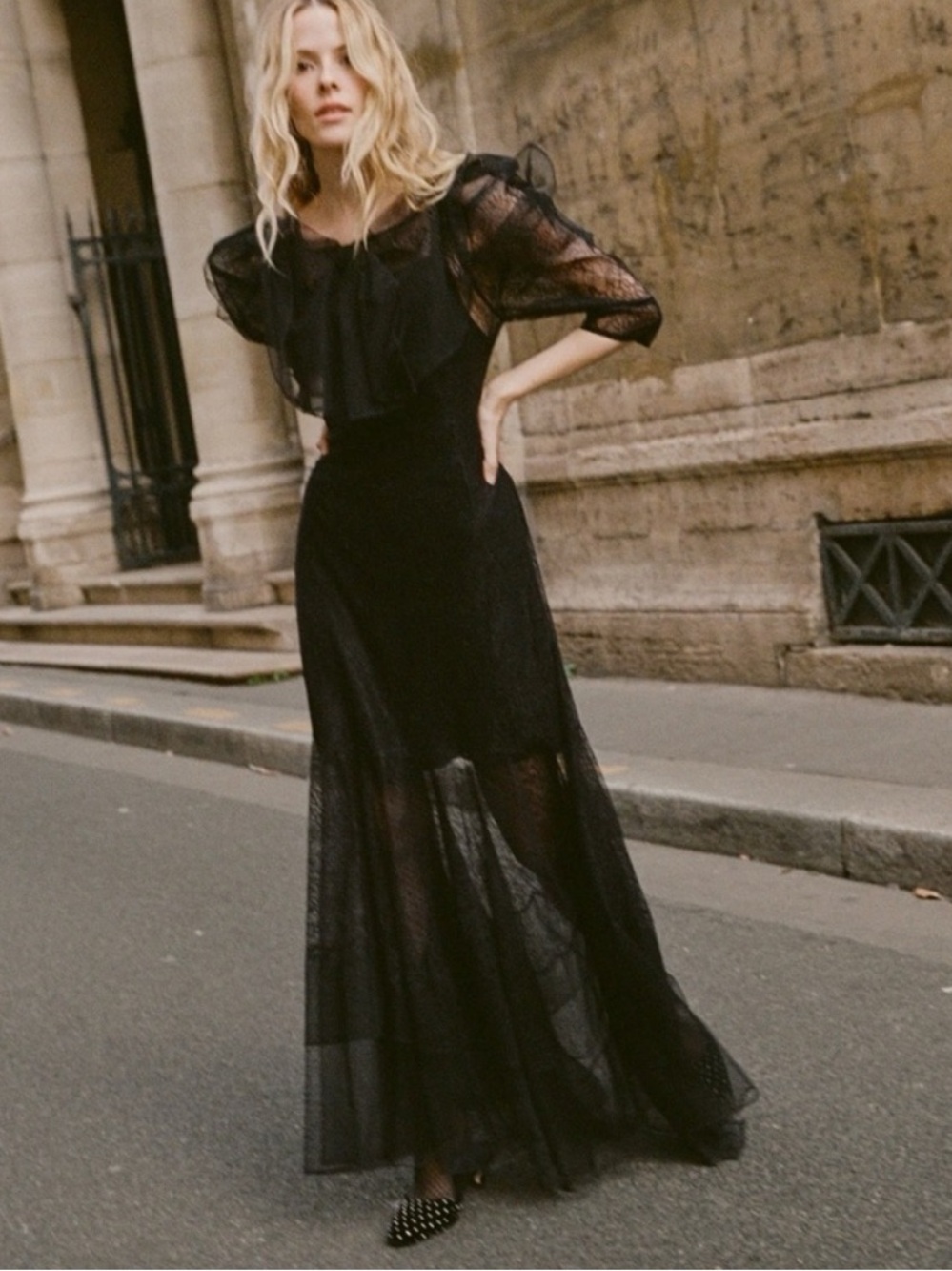 Doen Elegant Black Lace Maxi Dress - Women